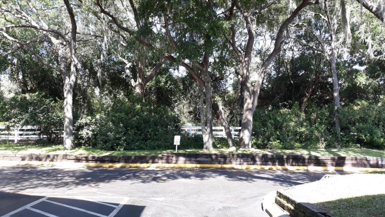 Ramada By Wyndham Temple Terrace/Tampa North Hotel Exterior photo